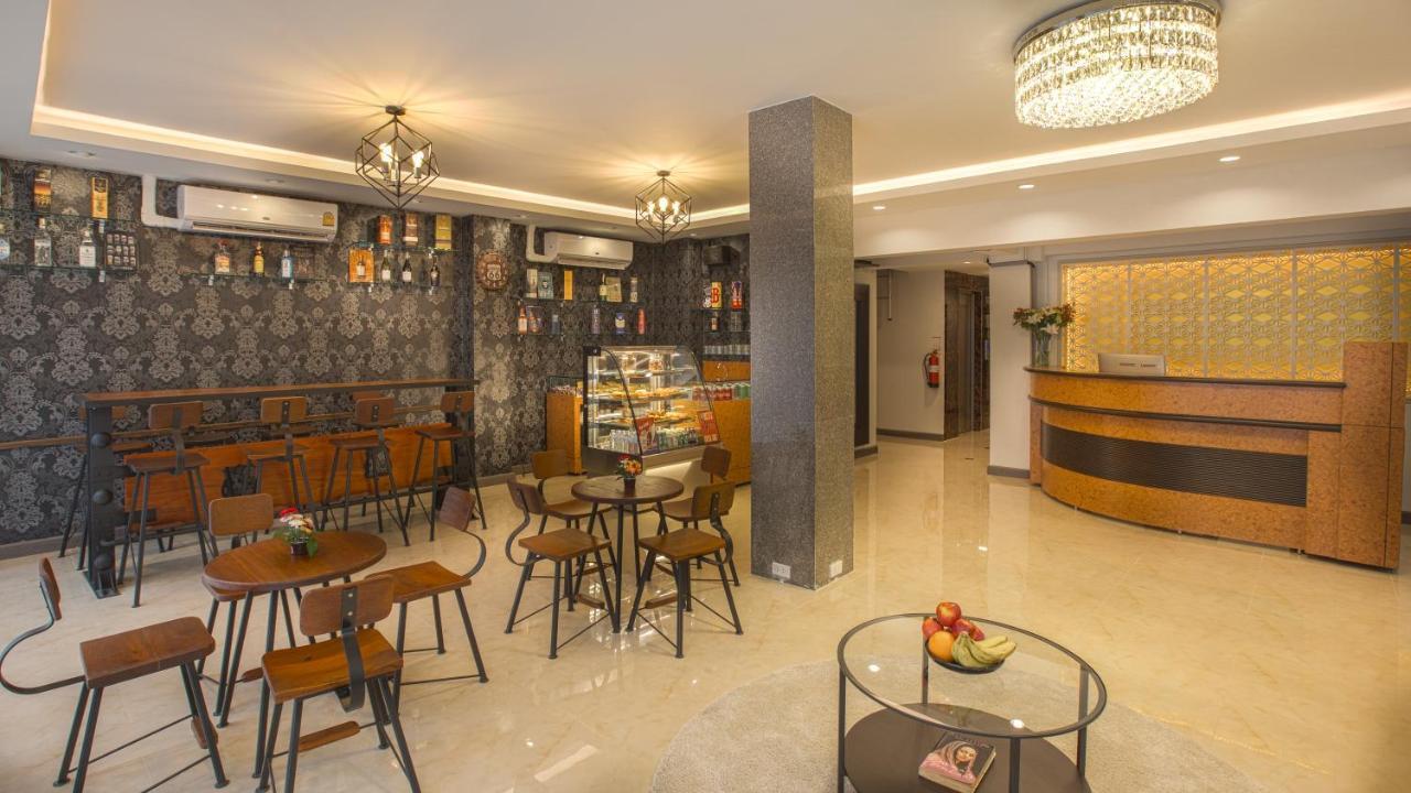 V One Pride-Sukhumvit 22, Bangkok Hotel Exterior photo